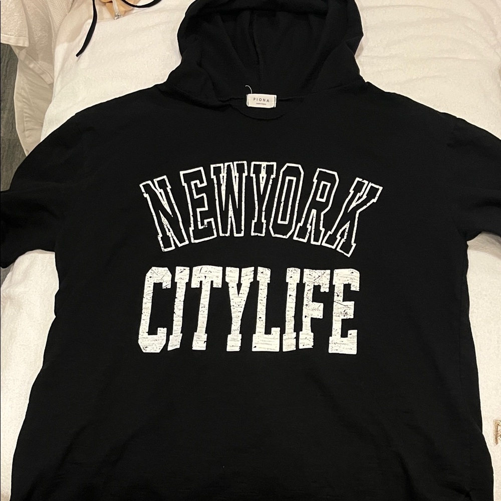 Black Graphic Women's Short Sleeve Tee